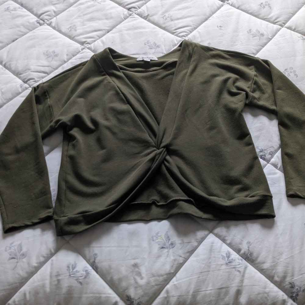 Olive green twist designed "sweatshirt"